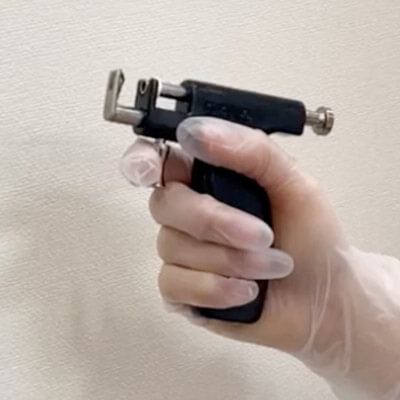 ピアスガン